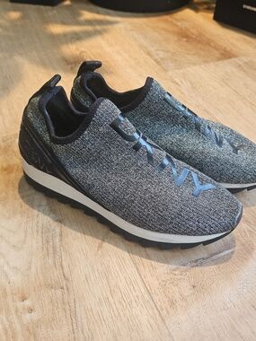 DKNY Womens Abbi Sock Sneakers Solid Grey Black Slip-On Shoes Sz 7M Athletic